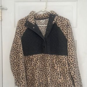 Maurice’s Pullover fleece